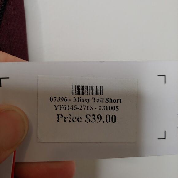 NWT Tail activewear Burgundy Capri Shorts, S - Picture 4 of 9